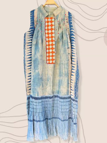 ノースリーブのベストと絞り染めのワンピースA sleeveless vest and a tie-dyed dress
