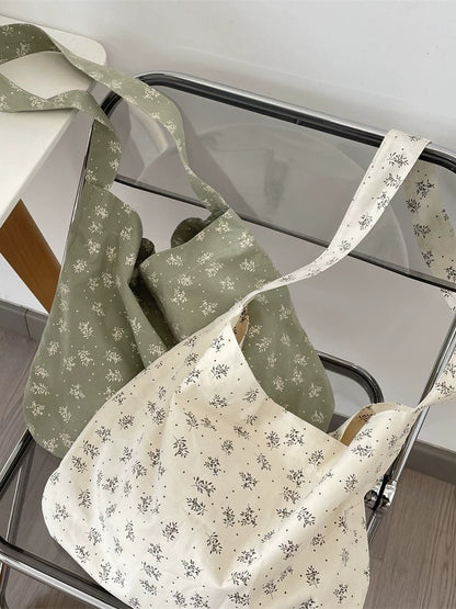 花柄キャンバスバッグですFloral canvas bag