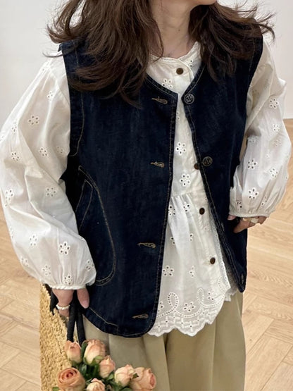 カジュアルデニムのベストですIt's a casual denim vest.