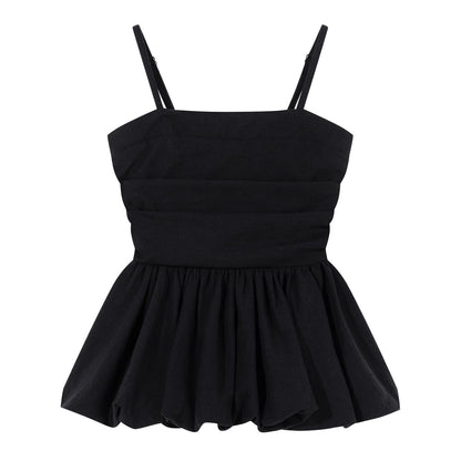 肩に胸のつぼみをつけた上着ですOne-shoulder strapless flower bud top