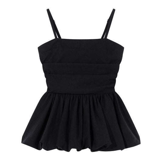 肩に胸のつぼみをつけた上着ですOne-shoulder strapless flower bud top