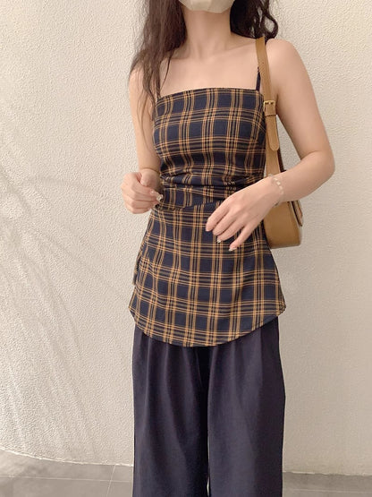 チェックのタンクトップCheckered halter top